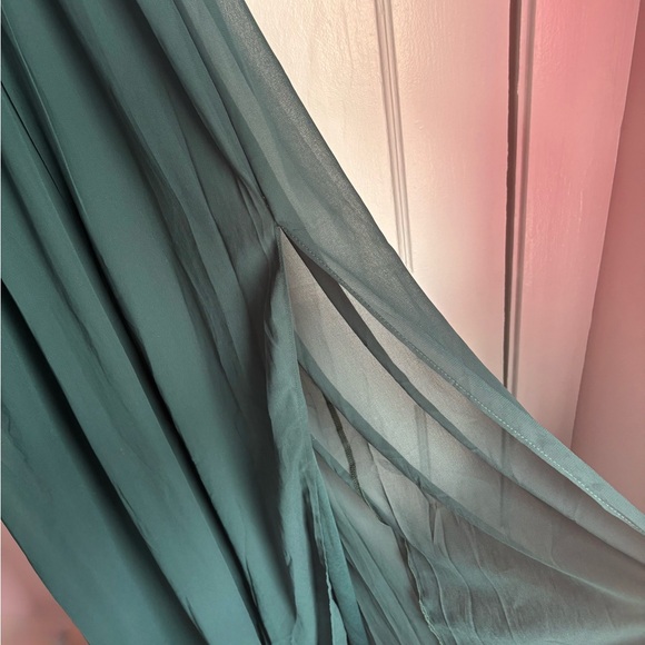 Lulus Forest Green Chiffon Maxi Dress Pleated V Neck Strappy Back NWT Size M - Picture 5 of 8